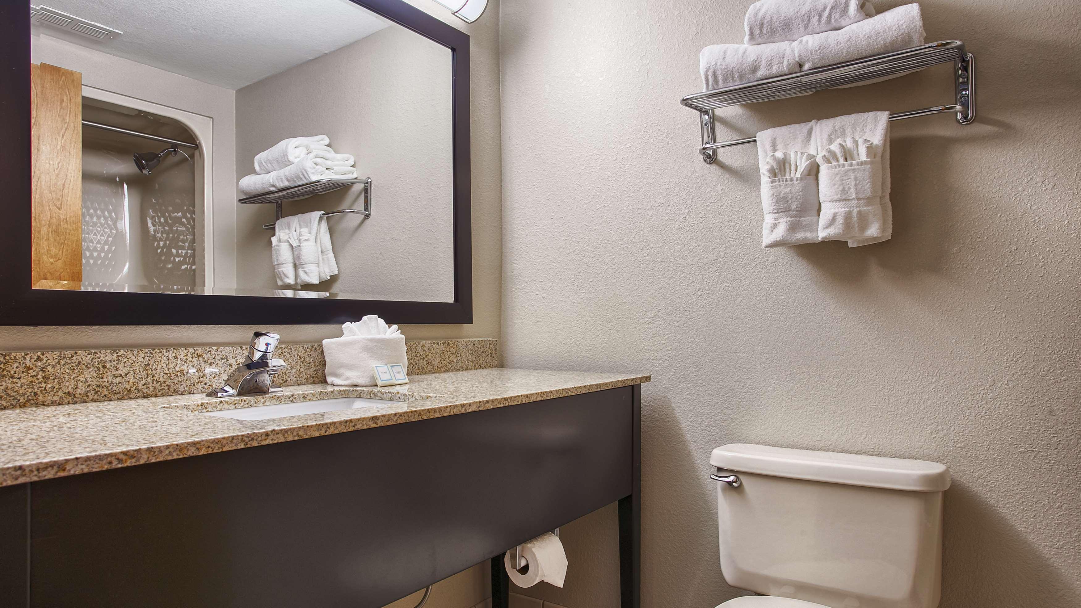 Best Western Executive Inn & Suites Колумбия Екстериор снимка